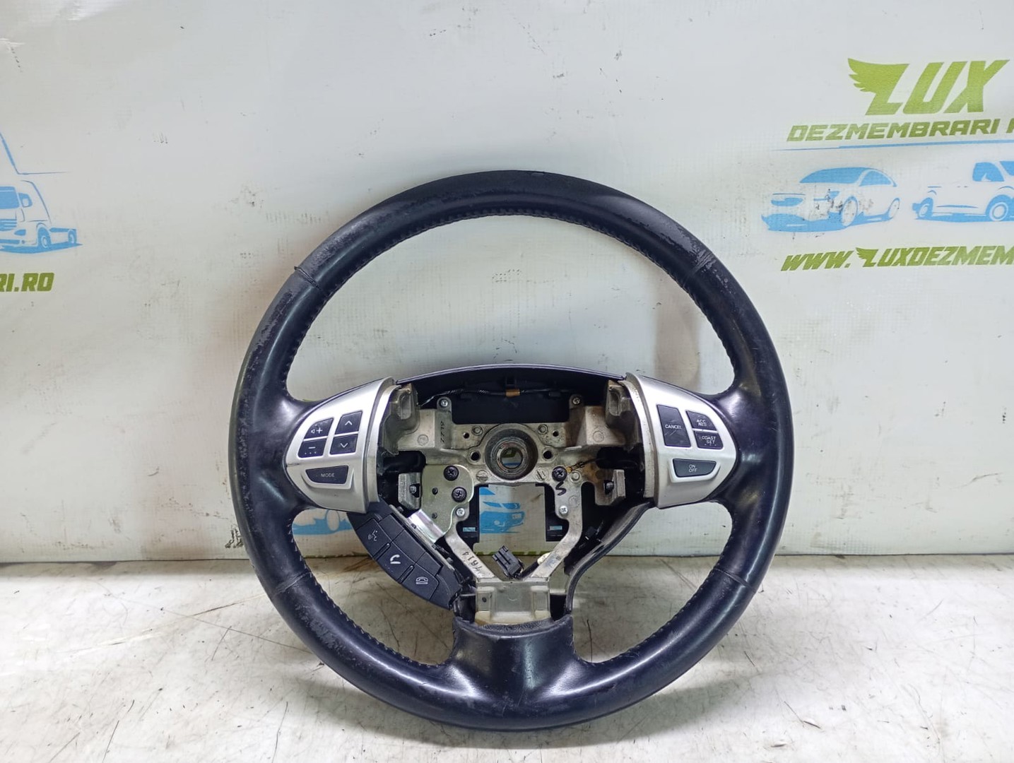 Volan in 3 spite cu comenzi Mitsubishi Outlander 2 (2005 - 2009)