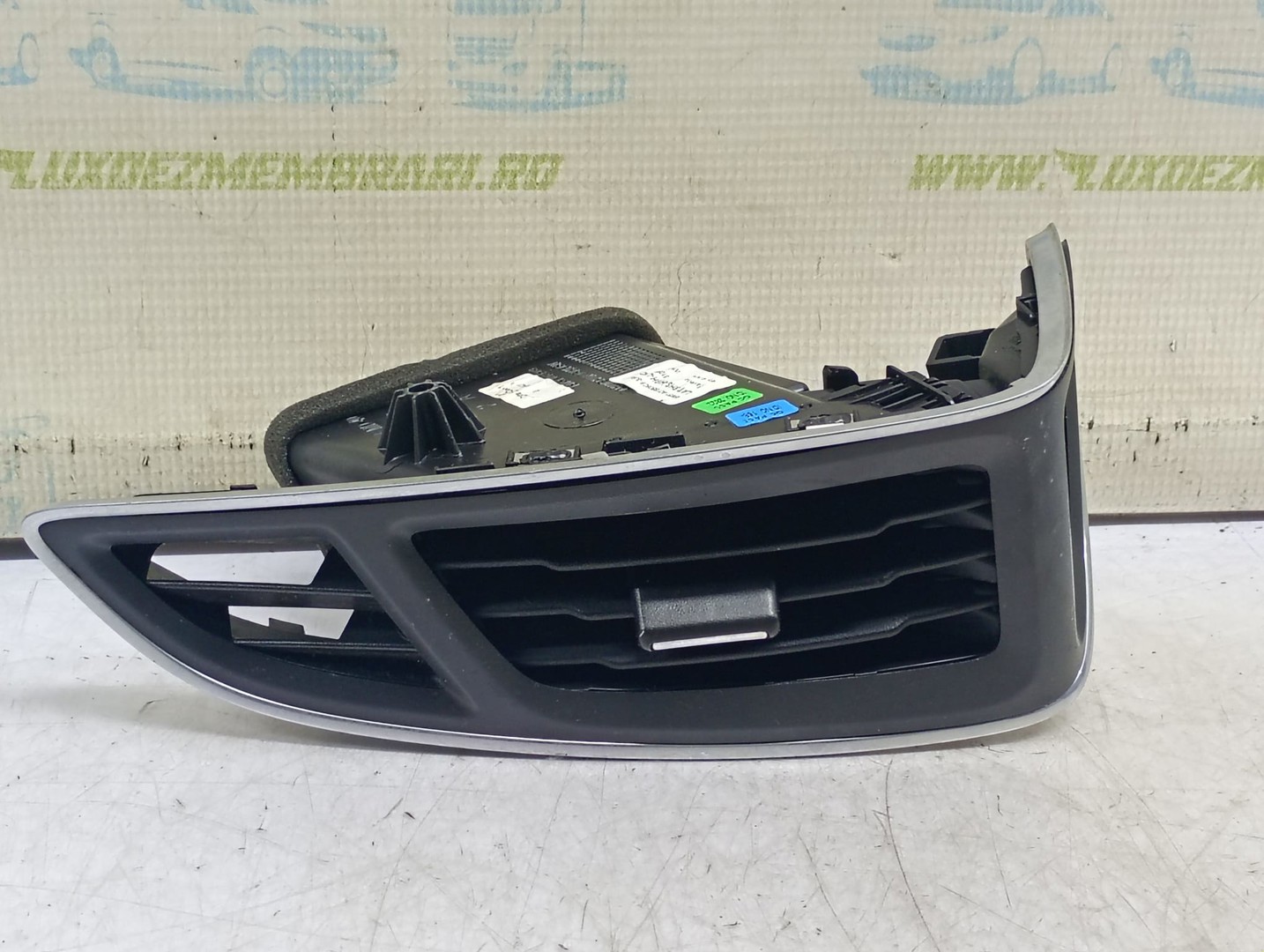 Grila ventilatie bord BM51018B09 Ford Focus 3 (2011 - 2015)