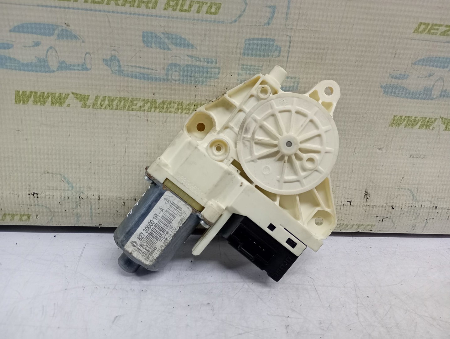 Motoras geam dreapta spate 0130822331 Renault Laguna 3 (2007 - 2011)