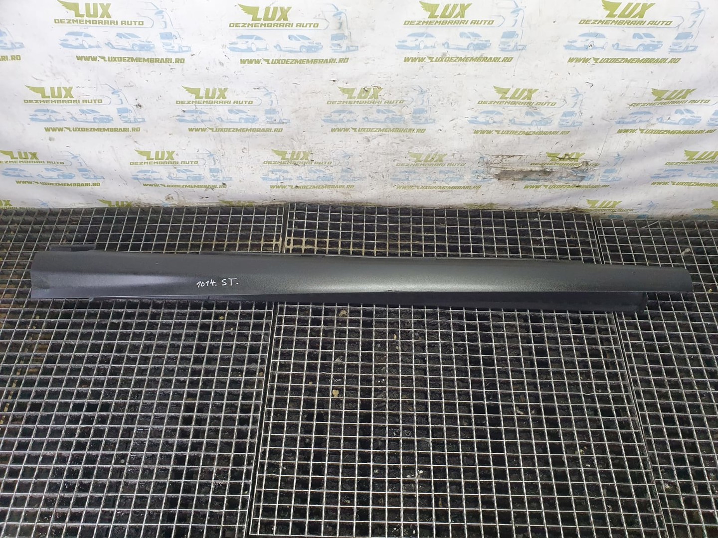 Prag stanga bm51-a10155-a Ford Focus 3 (2011 - 2015)
