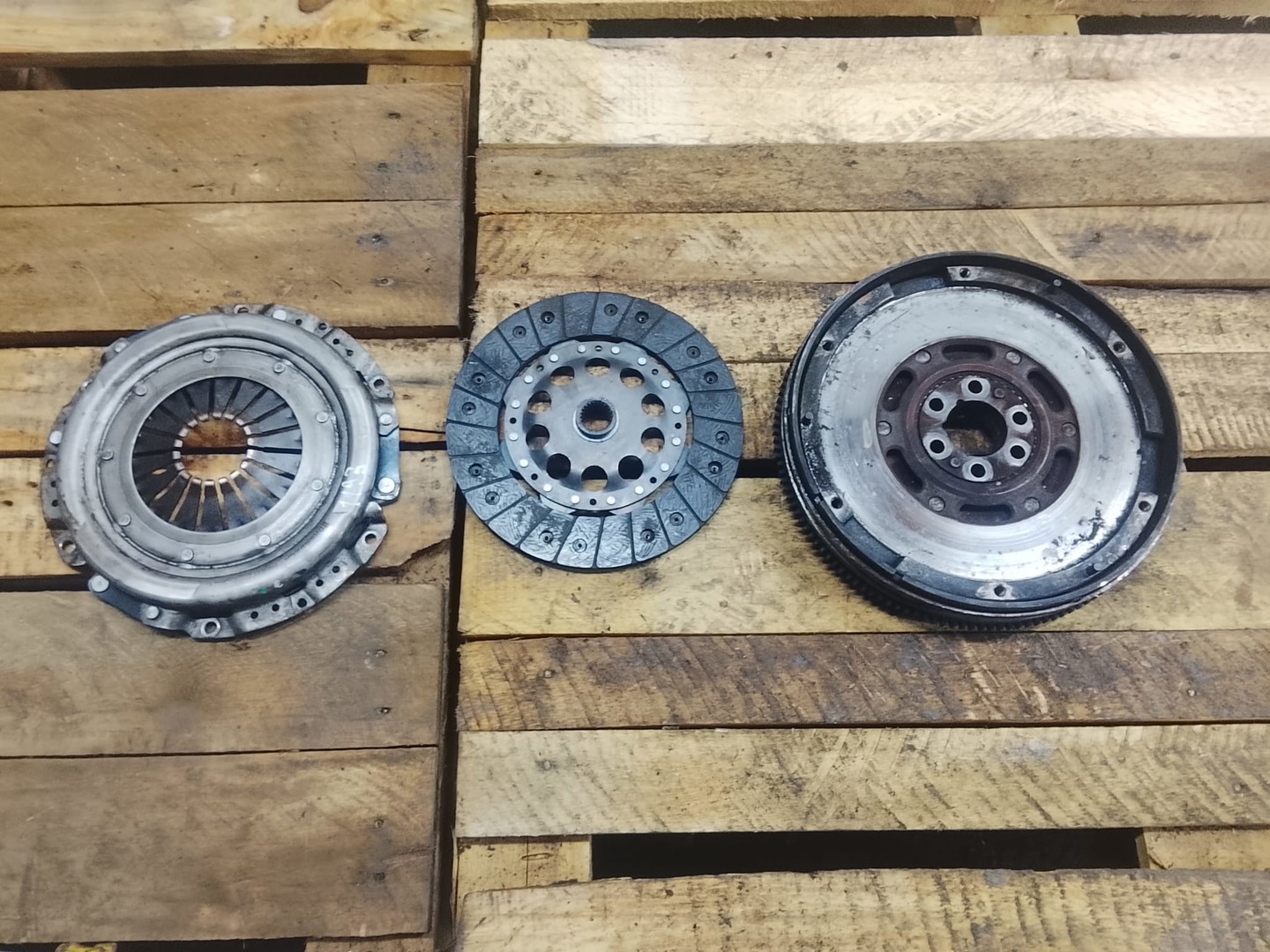 Kit ambreiaj volanta cu masa dubla AJM Volkswagen Passat B5 (1996 - 2000)