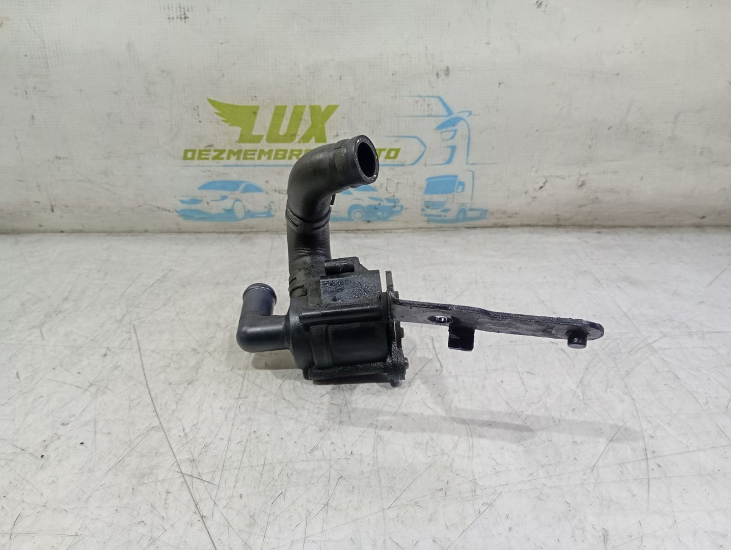 Pompa recirculare apa 5n0965561 Volkswagen Golf 6 (2008 - 2015)