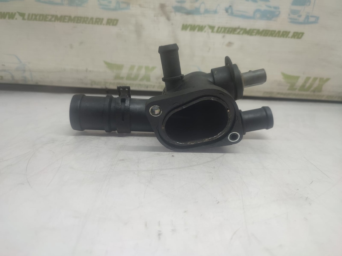 Carcasa termostat 30946298 Volkswagen Touran 1 (2003 - 2006)