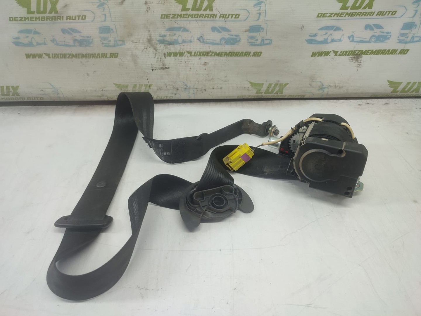Centura siguranta dreapta fata 33032589 Volkswagen Touran 1 (2003 - 2006)