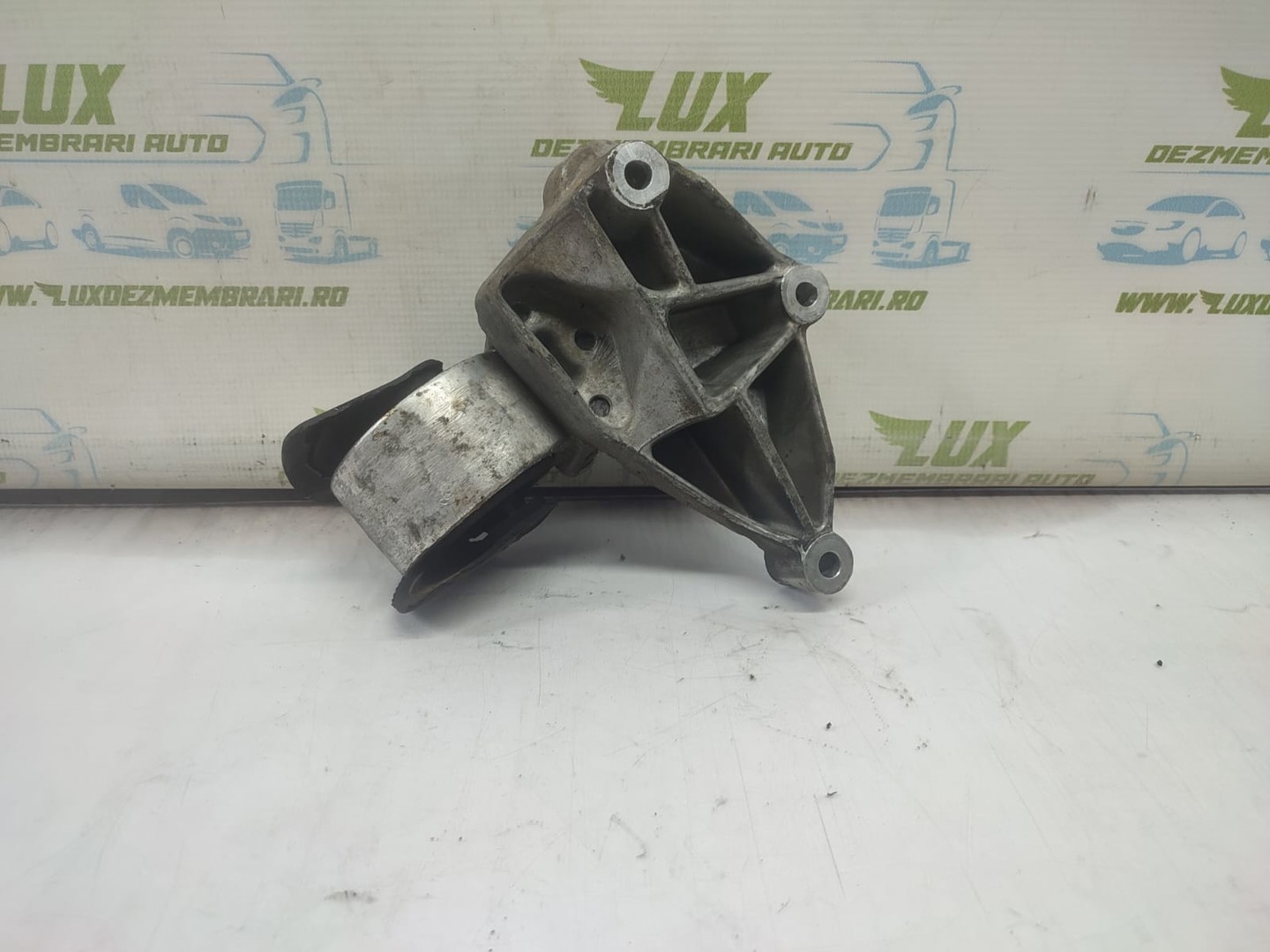Suport motor 30811139 Mitsubishi Space Star 1 (facelift) (2002 - 2005)