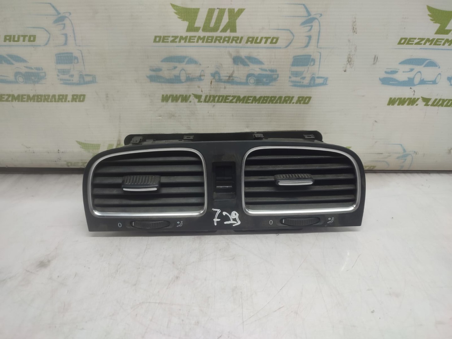 Grila ventilatie bord Volkswagen Golf 6 (2008 - 2015)