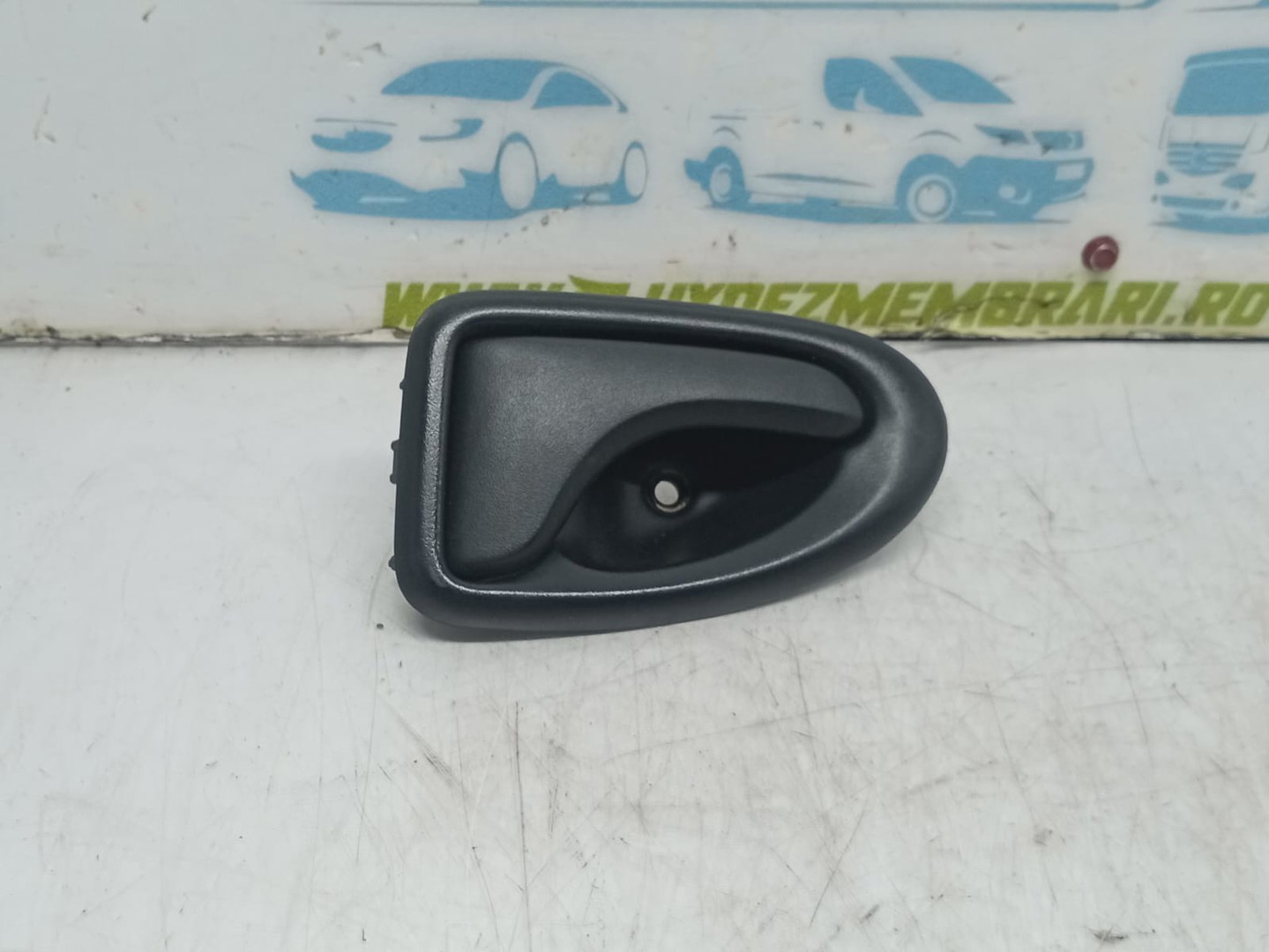 Maner interior dreapta fata Dacia Logan 1 (2004 - 2008)
