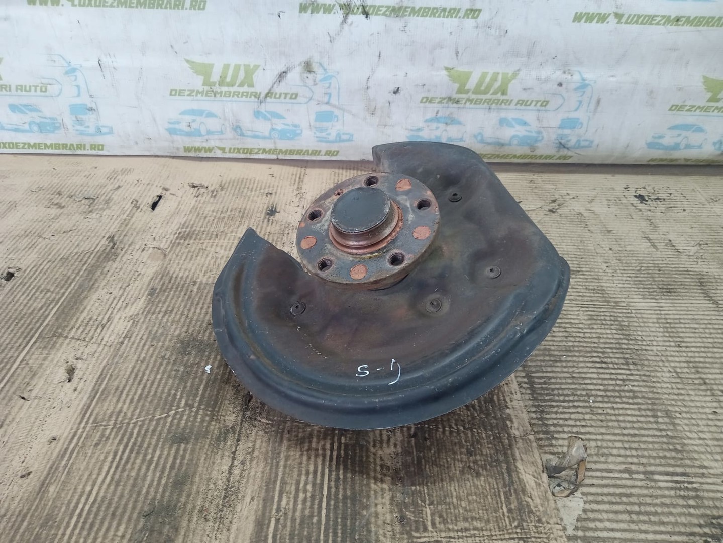 Fuzeta dreapta spate Volkswagen Passat B6 (2005 - 2010)