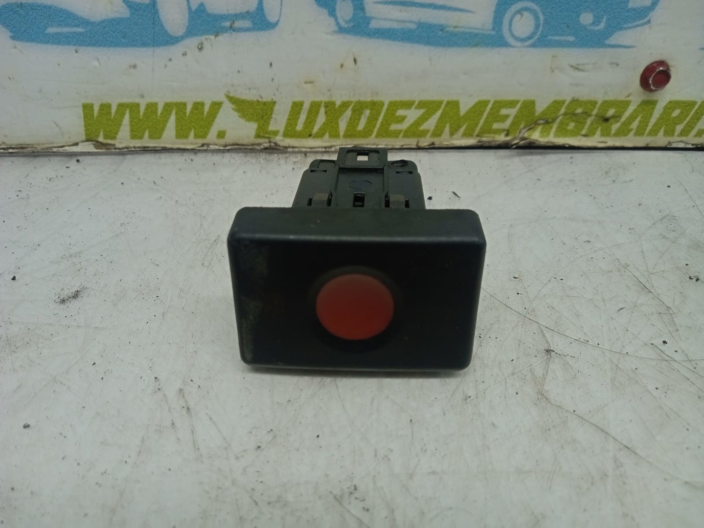Buton avarii Dacia Logan 1 (2004 - 2008)
