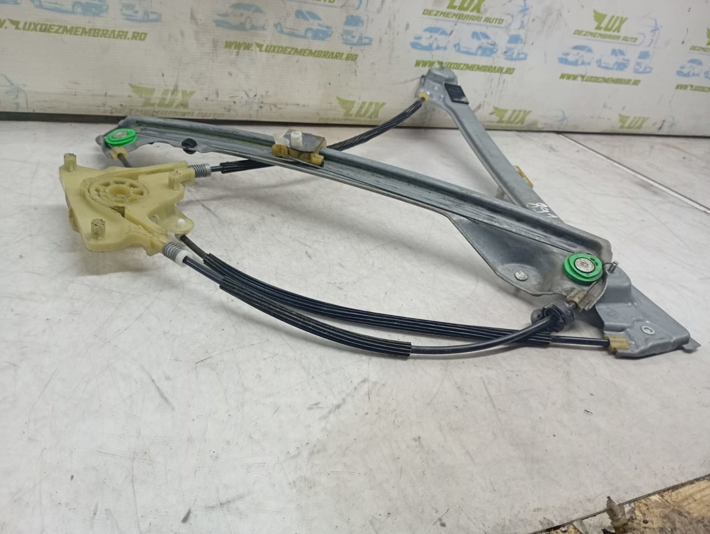 Macara geam dreapta fata 807000002r Renault Laguna 3 (2007 - 2011)