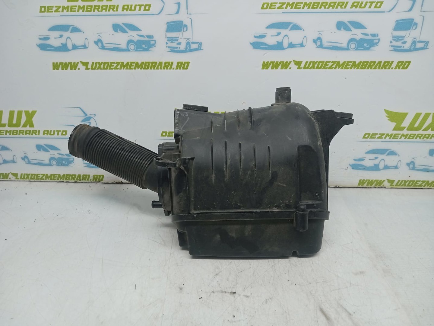 Carcasa filtru aer 1k0129607 Volkswagen Golf 5 (2003 - 2009)