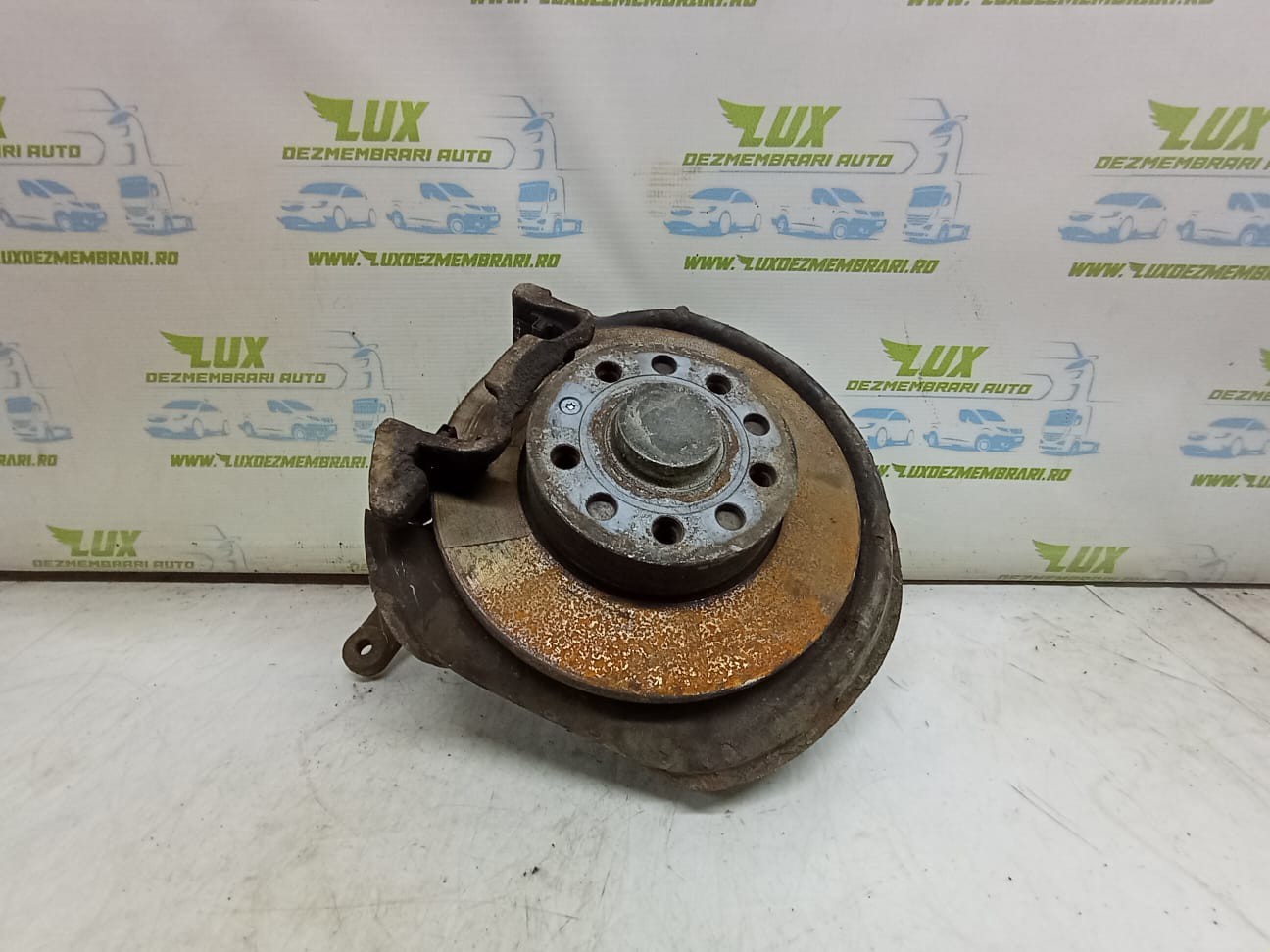Fuzeta stanga fata 1k0435p Volkswagen Golf 5 (2003 - 2009)