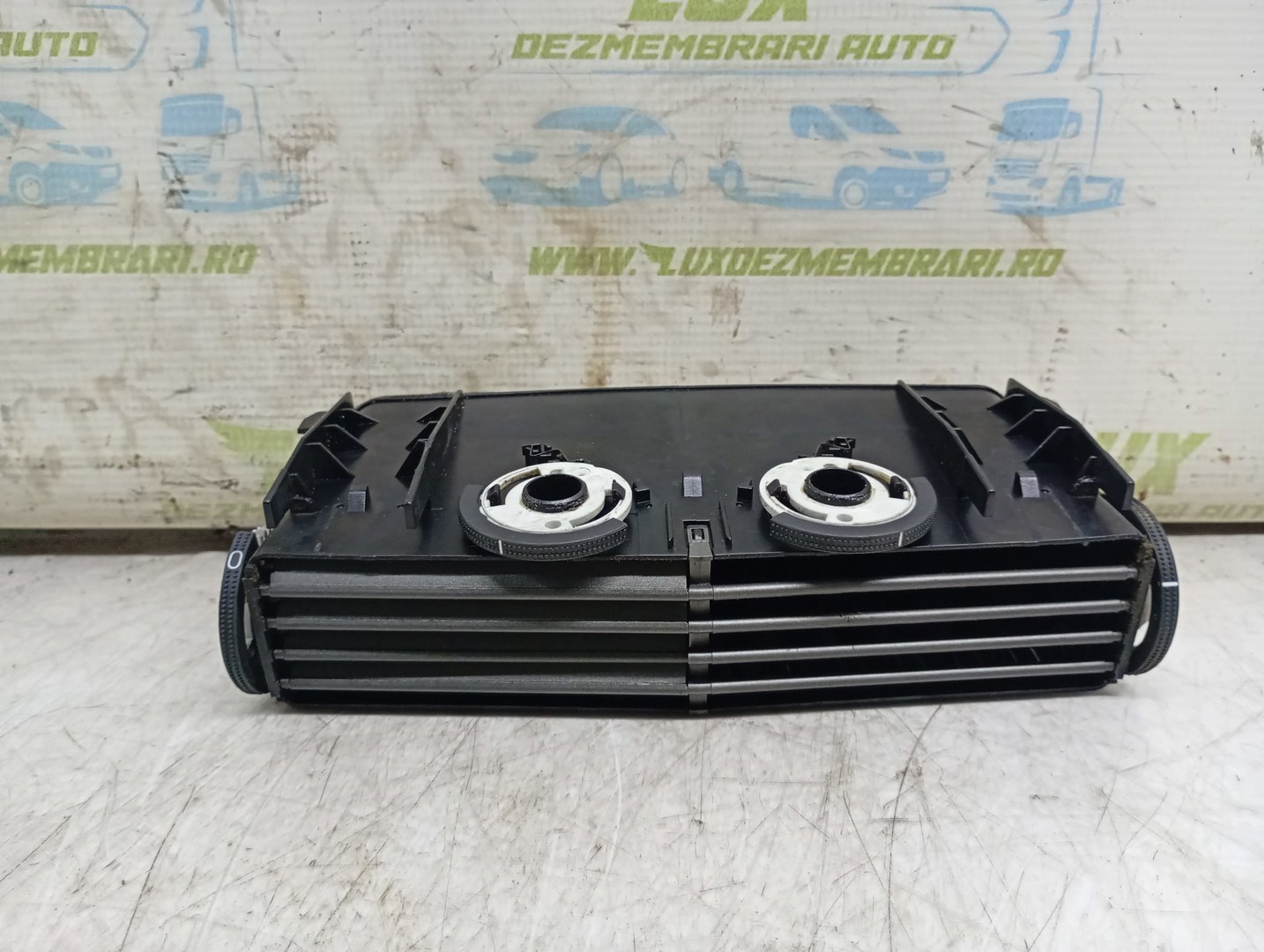 Grila ventilatie bord 24465731 Opel Astra H (2004 - 2007)