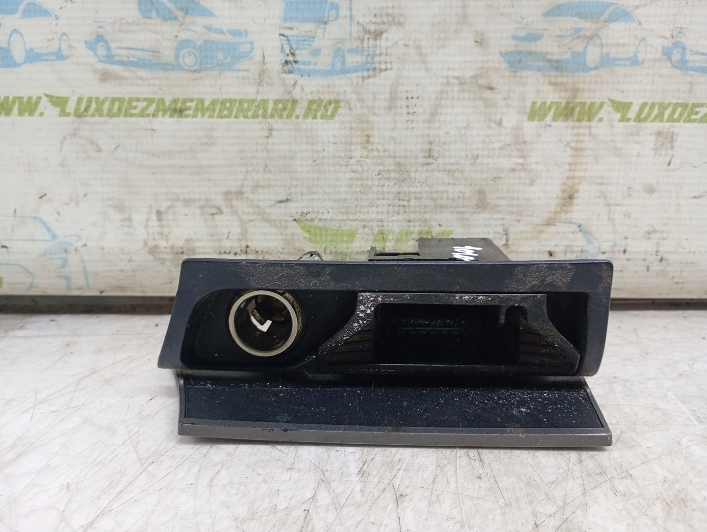 Scrumiera 13133284 Opel Astra H (2004 - 2007)