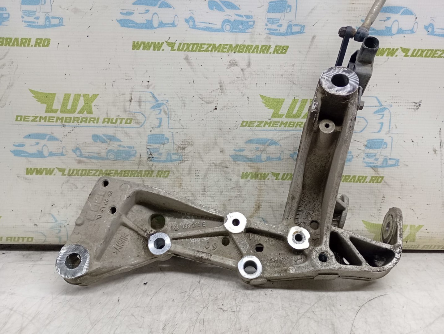 Brat suspensie fata 1k0199295e Volkswagen Golf Plus 1 (2004 - 2009)