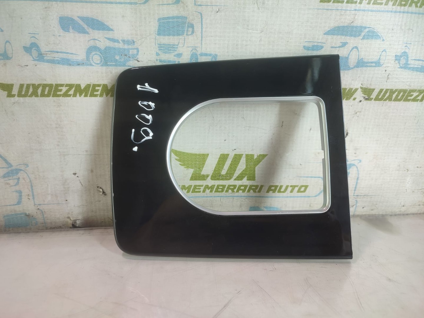 Ornament consola centrala gx73-045k08-a Jaguar XE X760 (2014 - 2020)