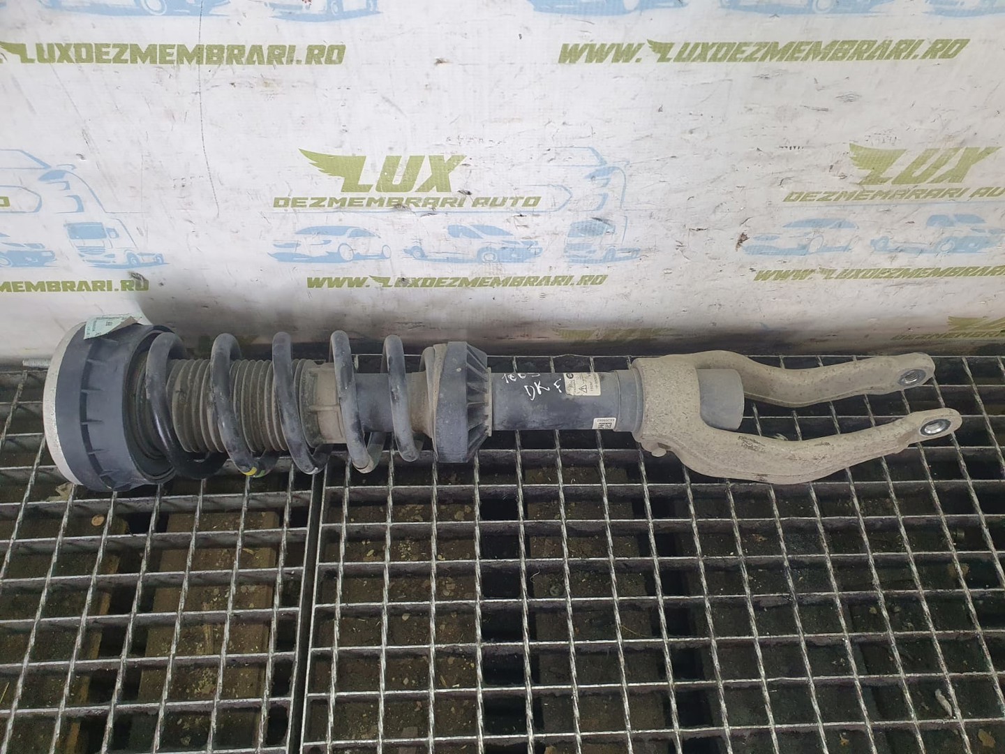 Amortizor cu arc dreapta fata hx73-18b037-pd Jaguar XE X760 (2014 - 2020)