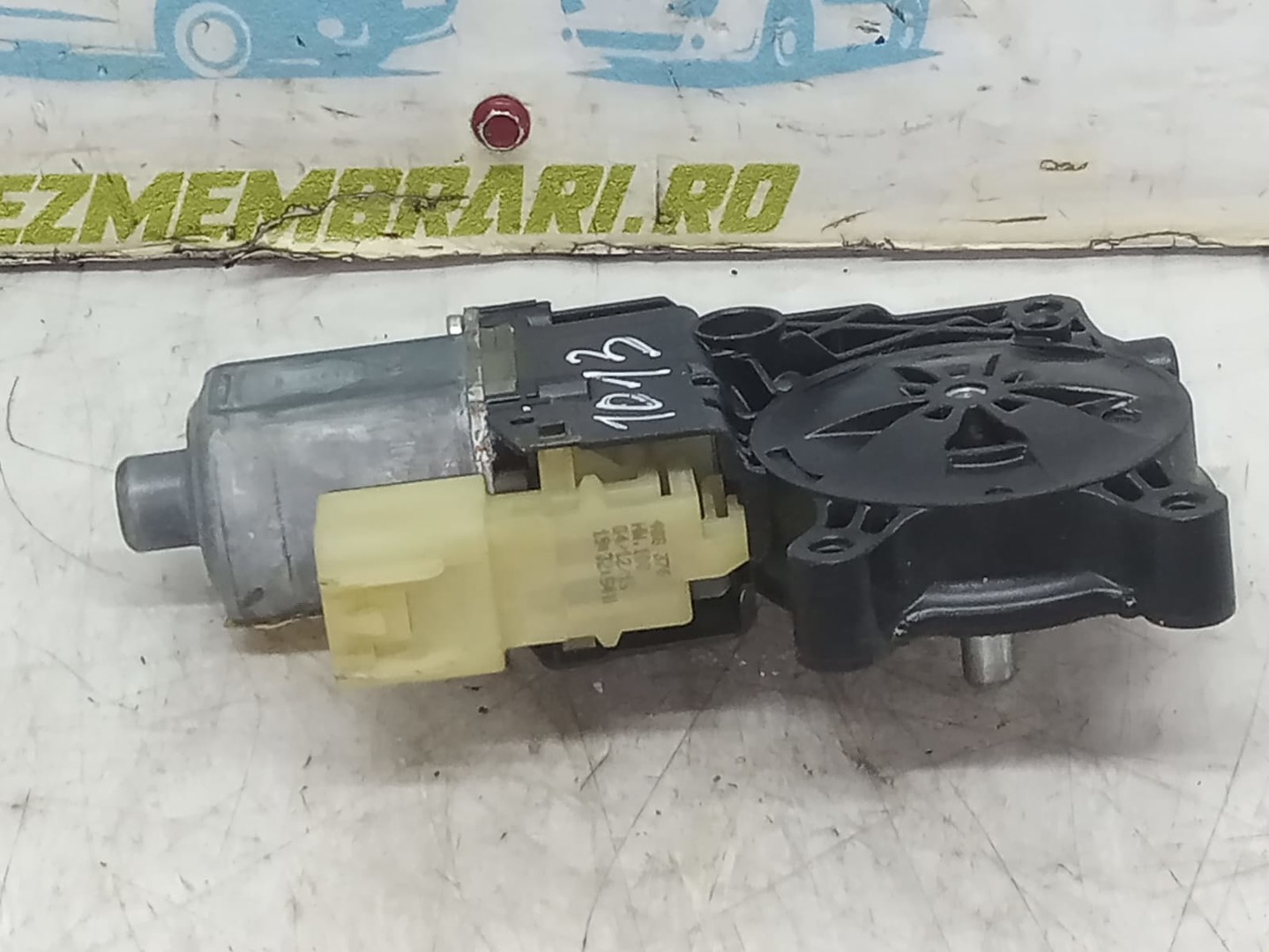 Motoras geam dreapta spate 0130822735 Ford Kuga 2 (2013 - 2020)