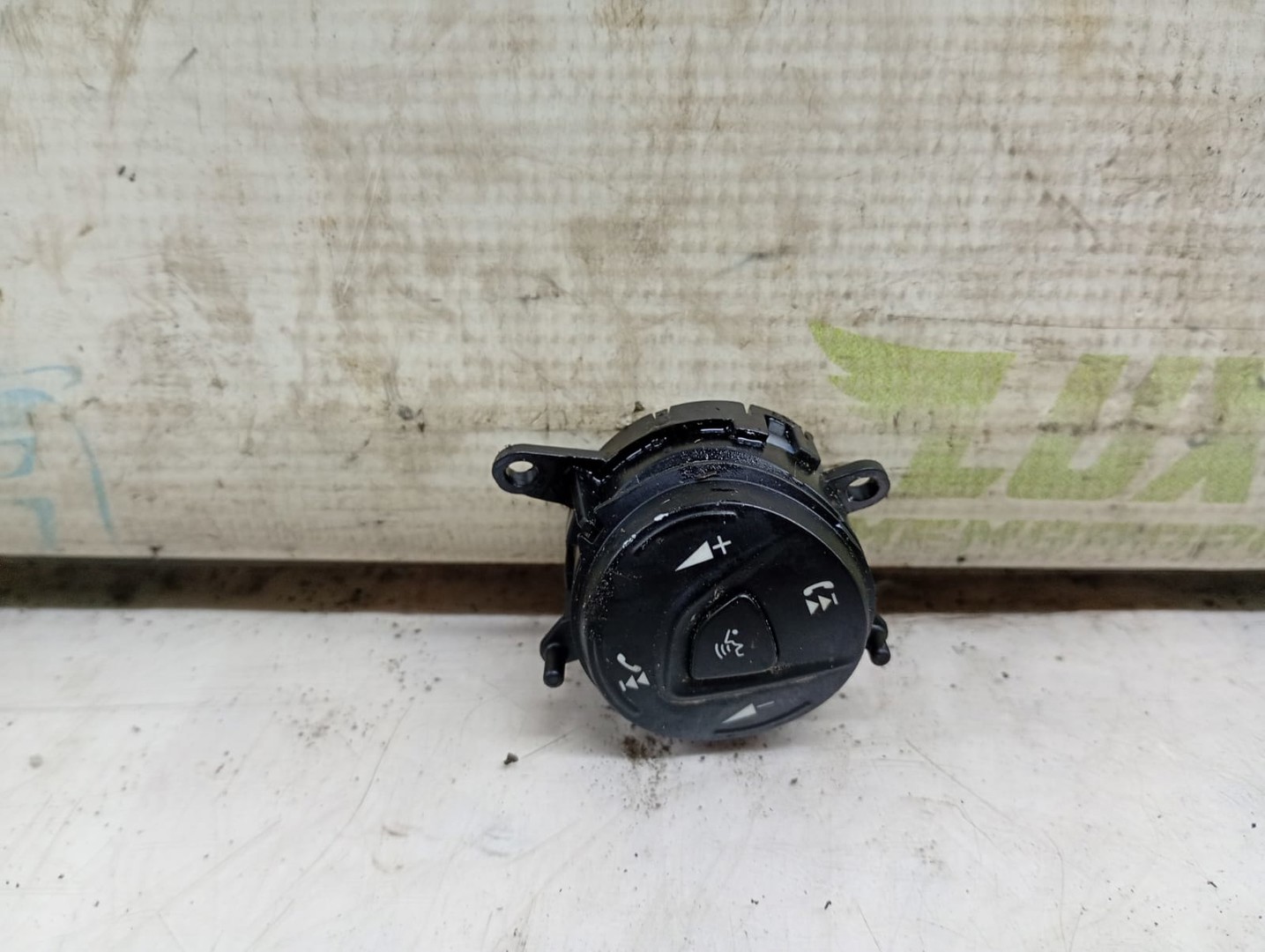 Comenzi volan dm5t-14k147-da Ford Kuga 2 (2013 - 2020)