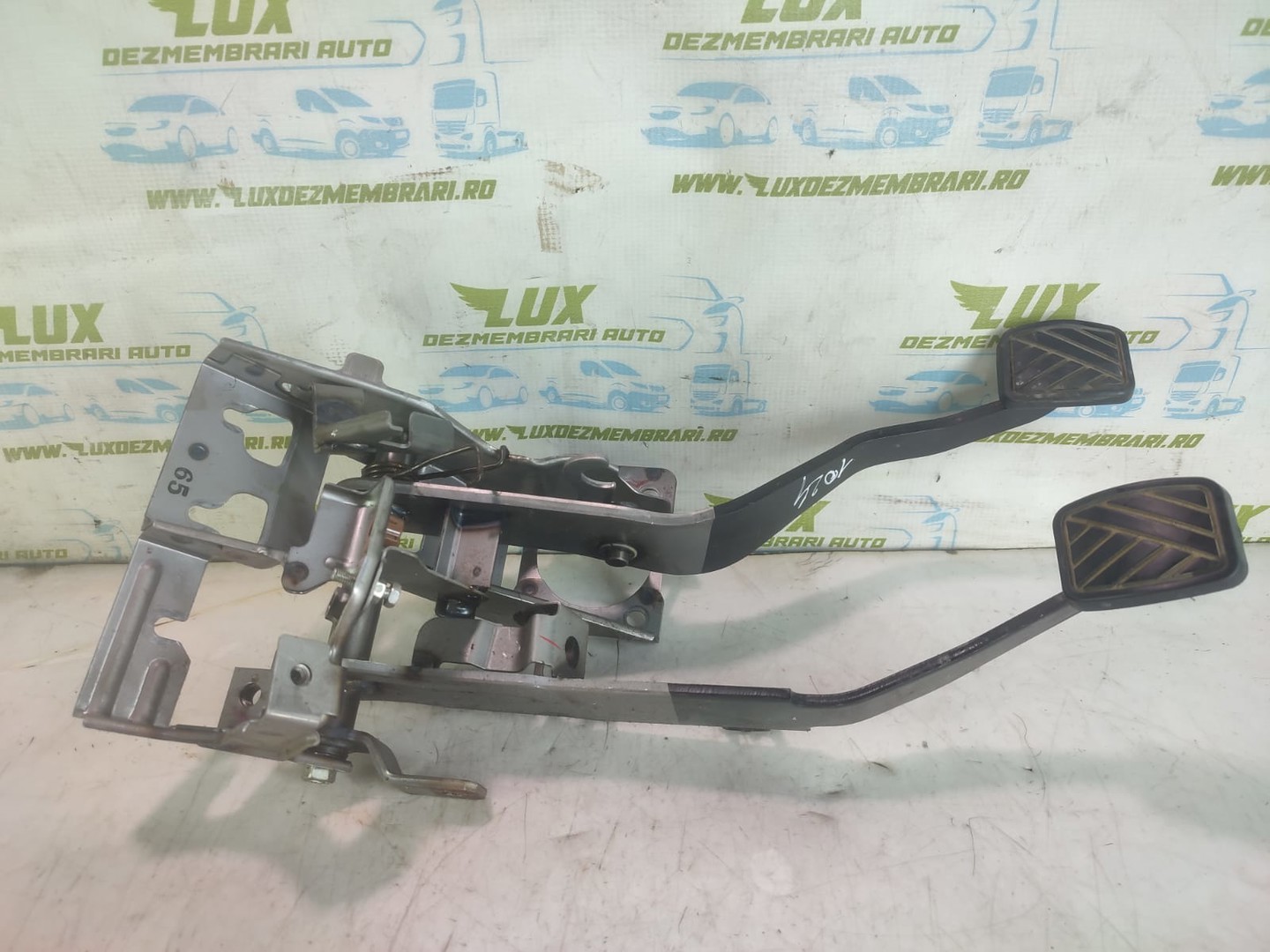 Pod pedalier Suzuki Grand Vitara 2 (facelift) (2008 - 2012)