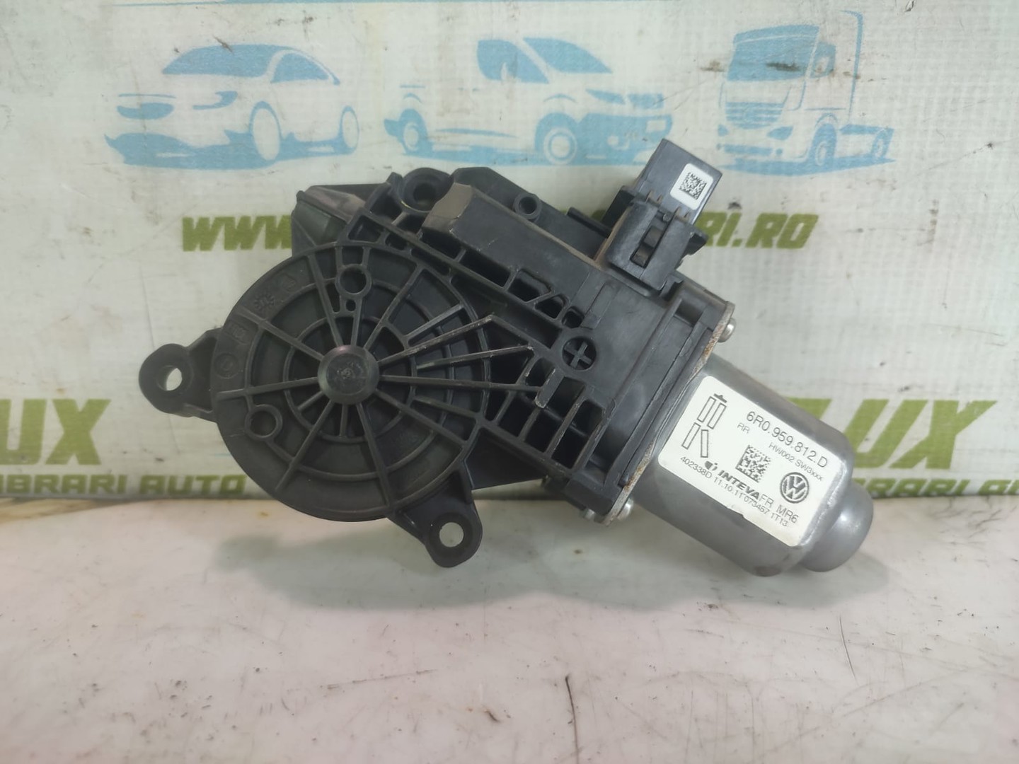 Motoras geam dreapta spate 6r0959812d Volkswagen Amarok 1 (2010 - 2016)