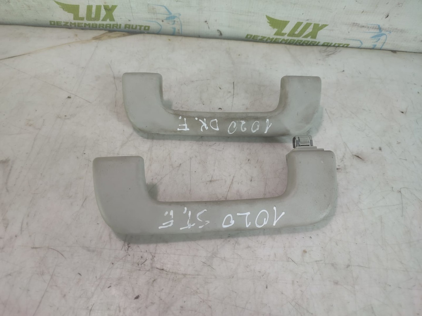Maner plafon 8r0857607h Volkswagen Amarok 1 (2010 - 2016)