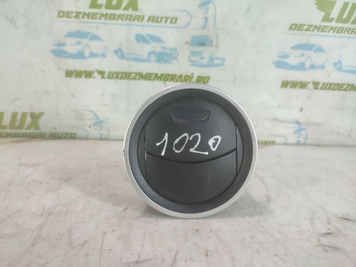 Grila ventilatie bord 2h0819703e Volkswagen Amarok 1 (2010 - 2016)