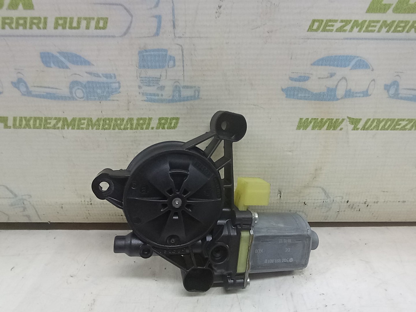 Motoras geam stanga fata 0130822717 Skoda Octavia 3 (facelift) (2017 - 2020)