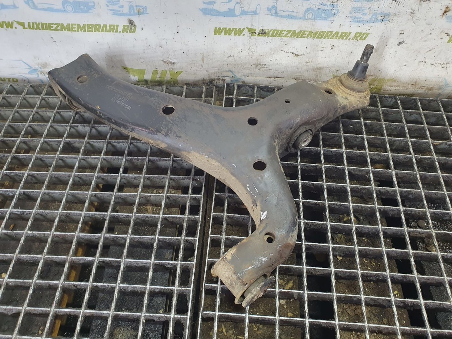 Brat suspensie dreapta fata 2h0407152a Volkswagen Amarok 1 (2010 - 2016)