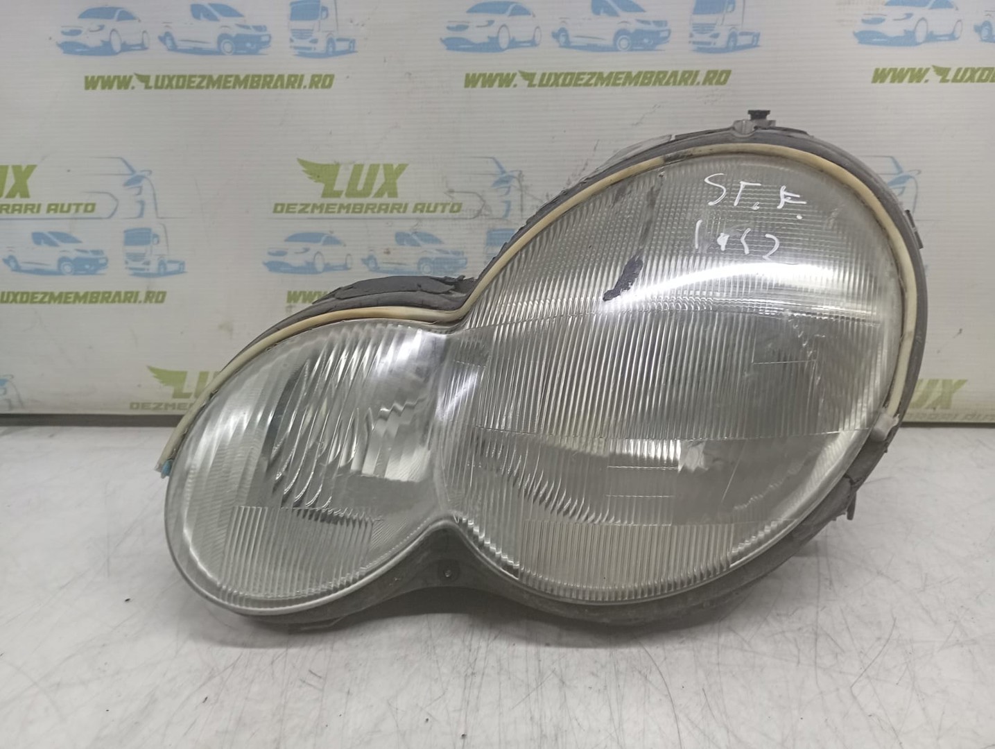 Far stanga 2088000175 Mercedes Benz C-Class W203 (2000 - 2004)