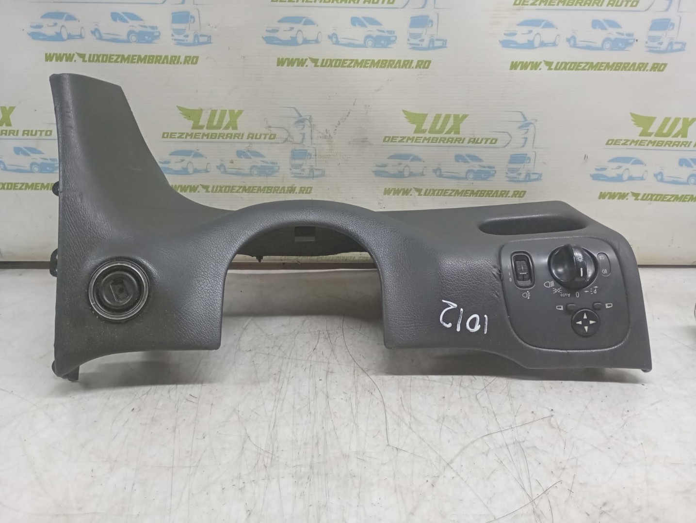 Ornament bord a2036802387 Mercedes Benz C-Class W203 (2000 - 2004)