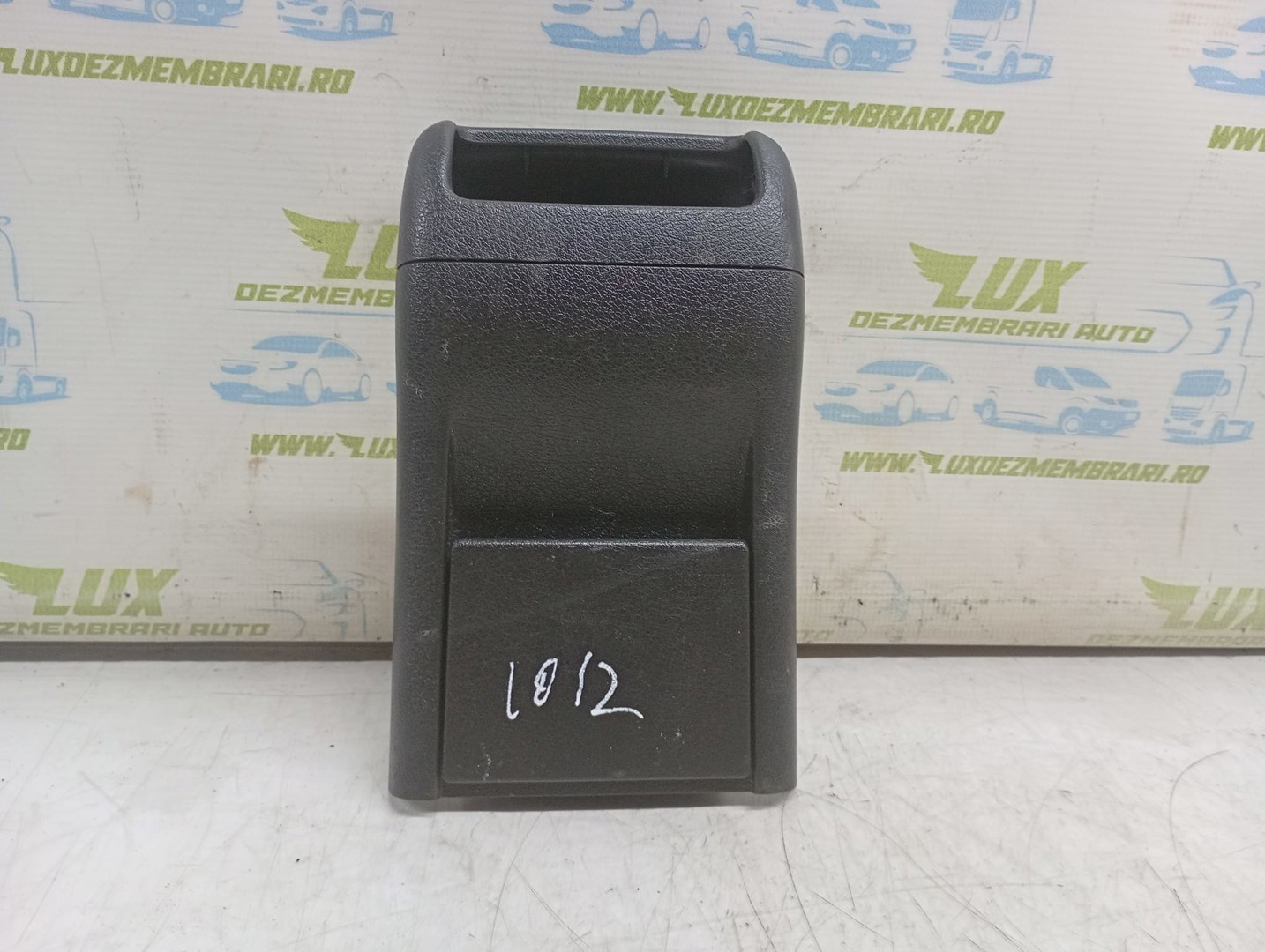 Consola centrala a2036830408 Mercedes Benz C-Class W203 (2000 - 2004)