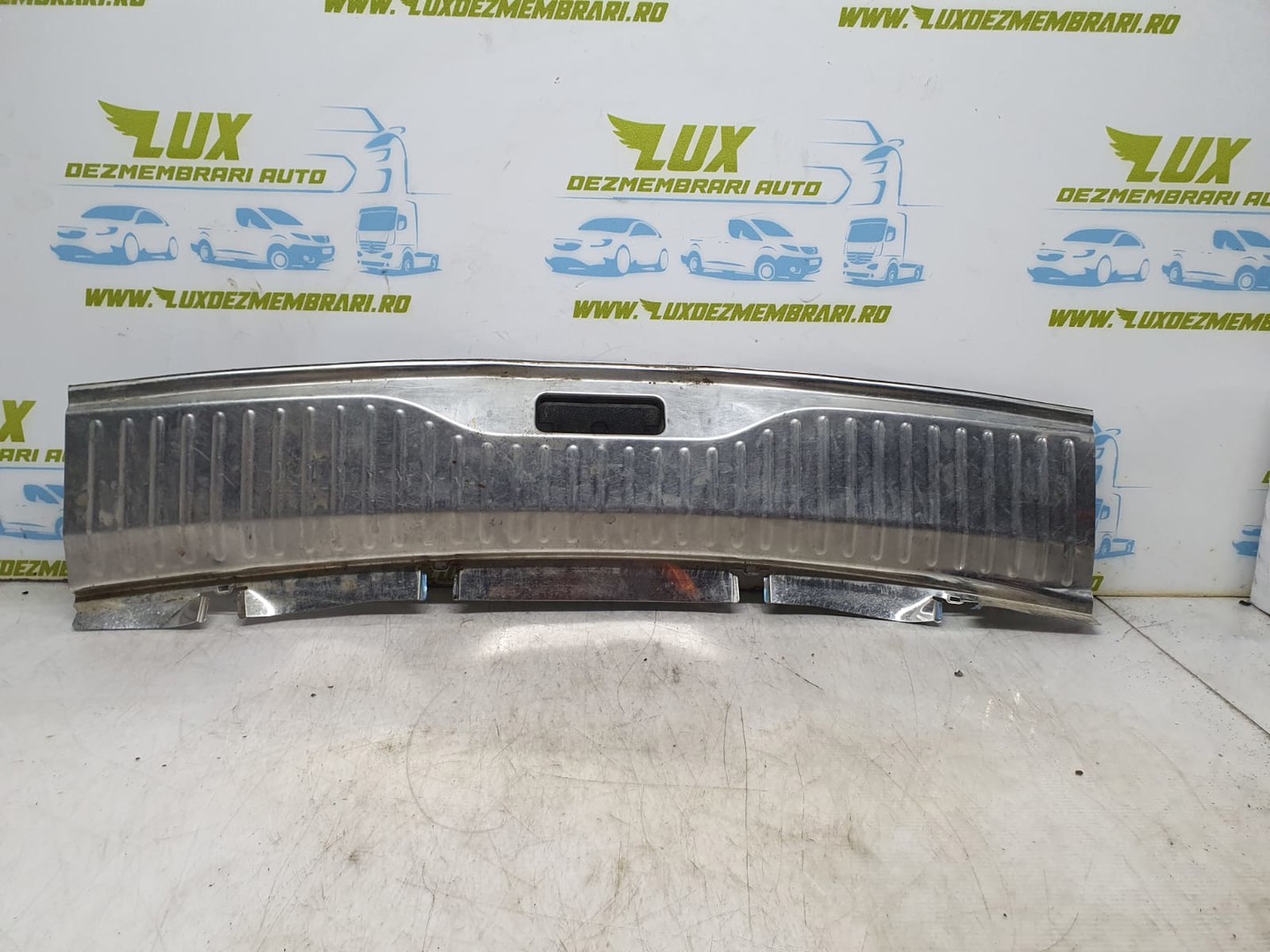 Ornament portbagaj 13213589 Opel Astra H (2004 - 2007)