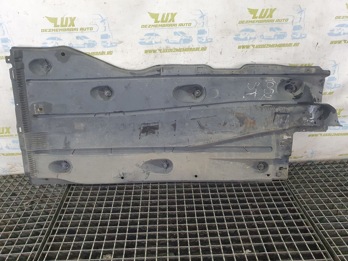 Scut caroserie stanga 5q0825201L Volkswagen T-Roc 1 (2017 - 2020)