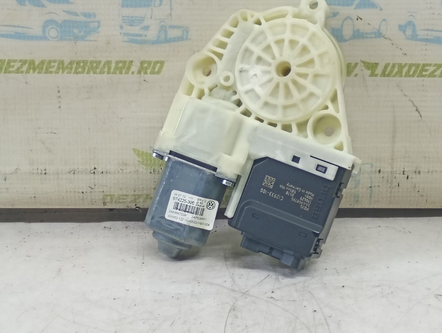 Motoras geam stanga fata 974225320 Volkswagen Passat B7 (2010 - 2015)