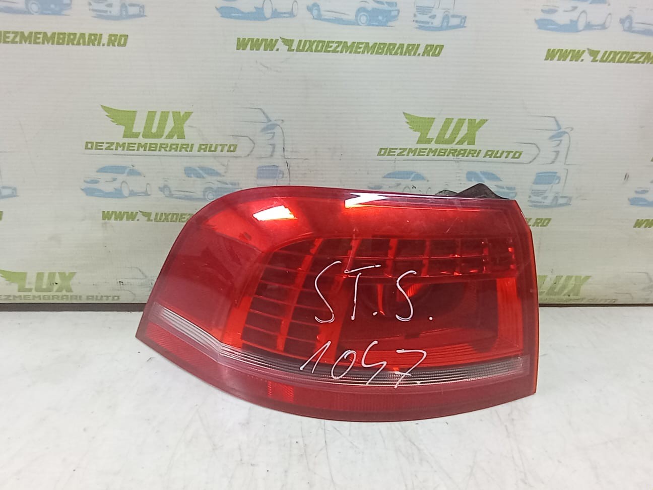 Stop dreapta 3af945310 Volkswagen Passat B7 (2010 - 2015)