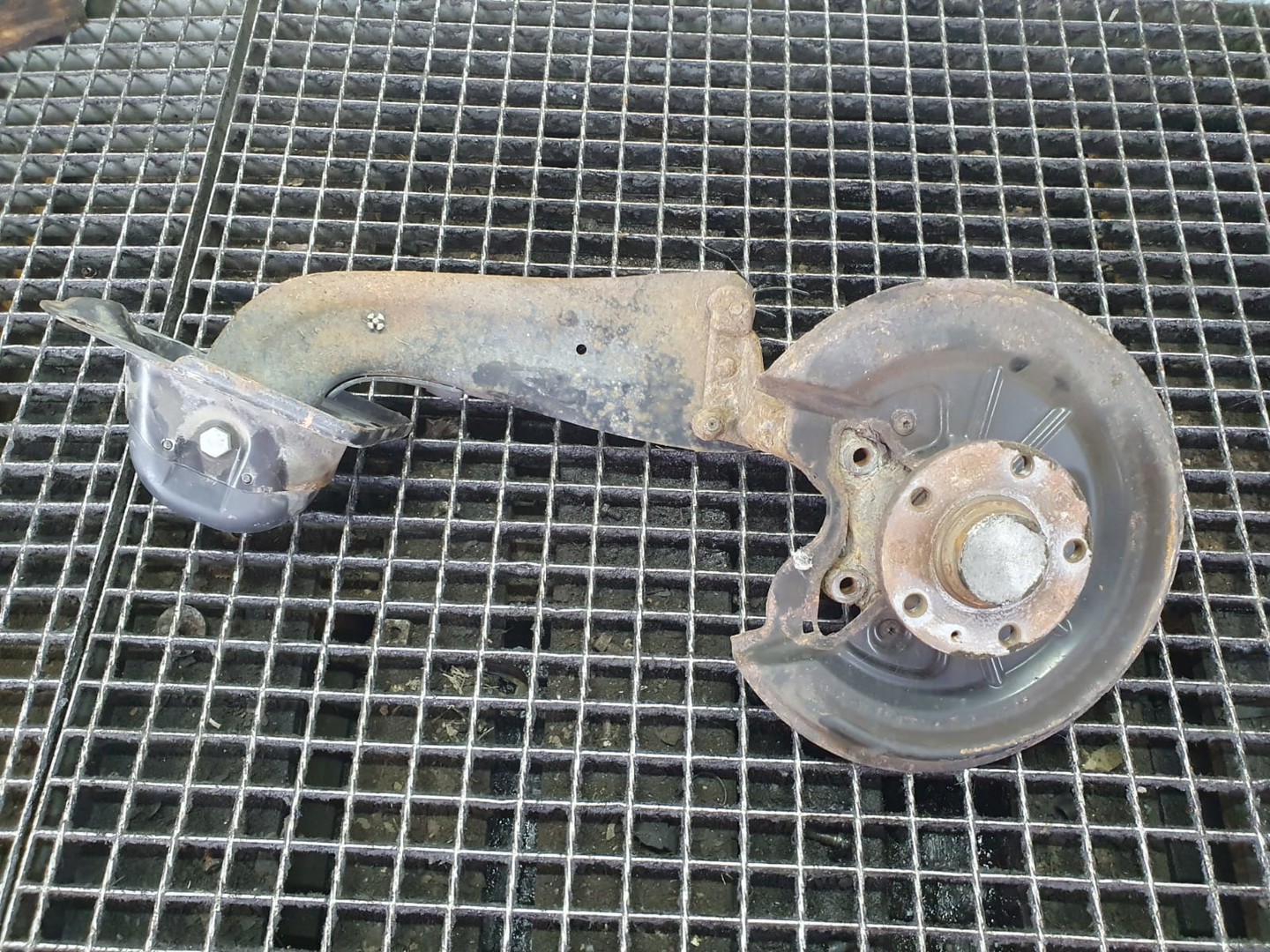 Fuzeta dreapta spate 1k0505226h Skoda Octavia 2 (facelift) (2008 - 2013)