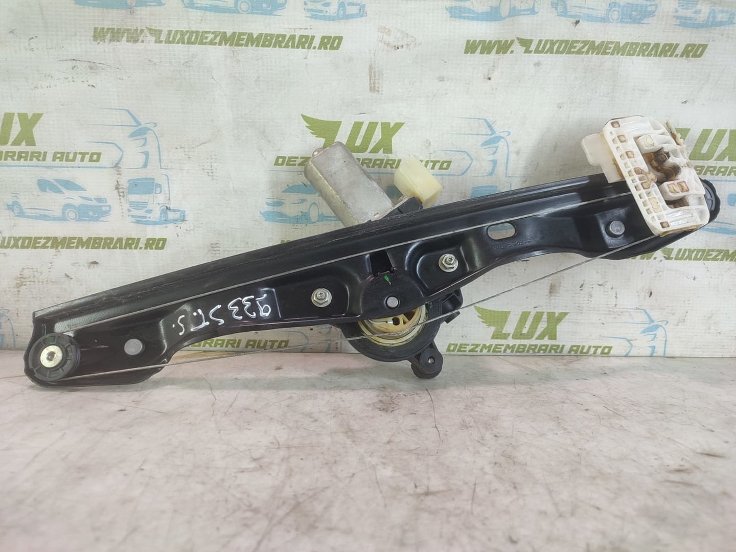Macara geam stanga spate BMW Seria 3 F31 (2011 - 2016)