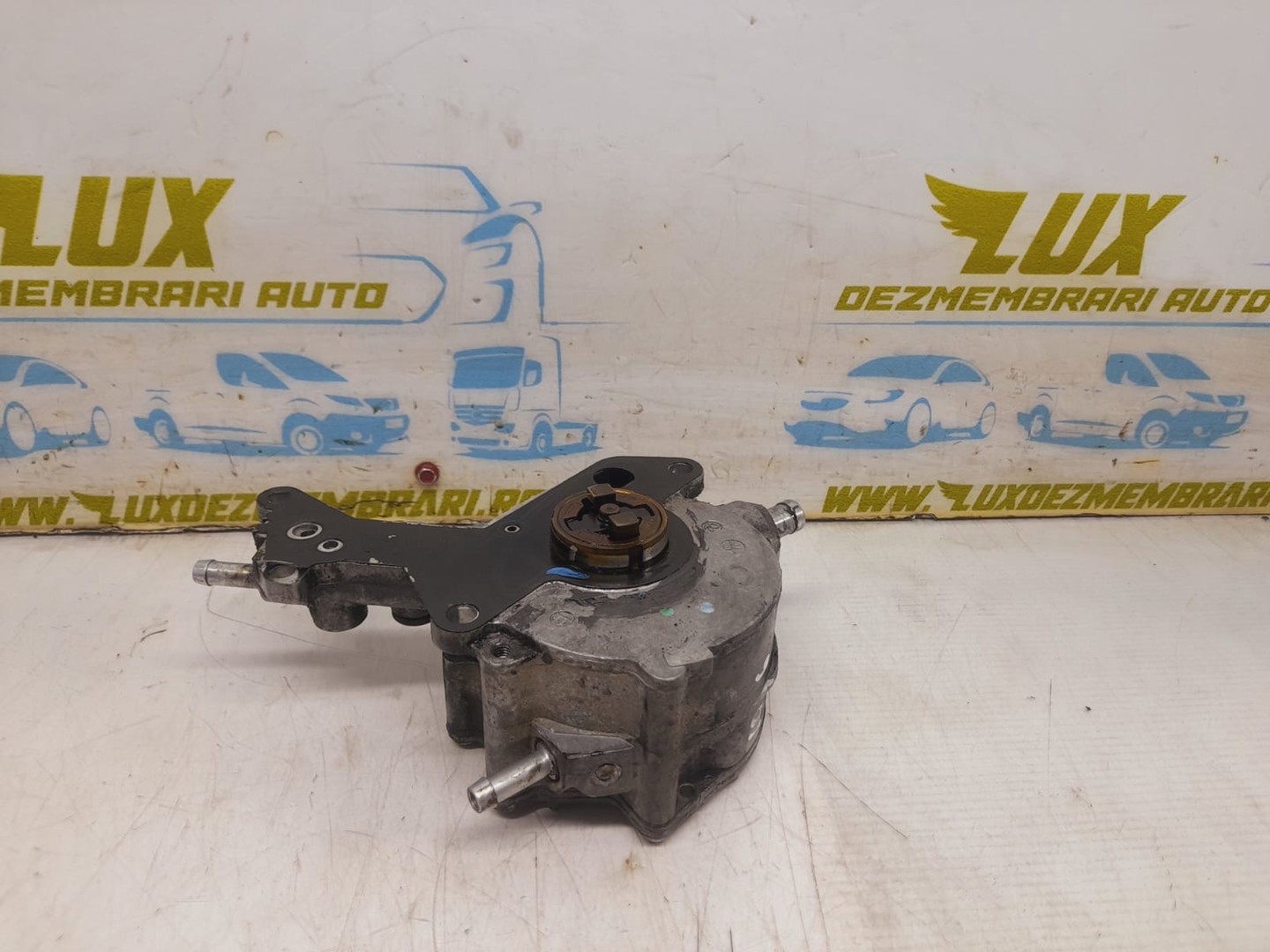 Pompa vacuum 038145209M Volkswagen Golf 5 (2003 - 2009)