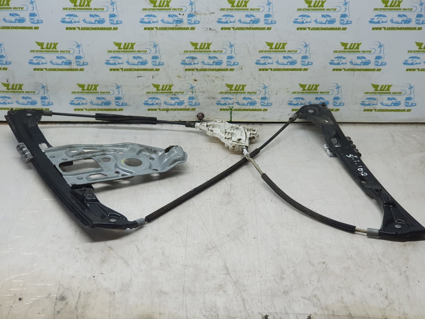 Macara geam stanga fata a2037200546 Mercedes Benz C-Class W203 (2000 - 2004)