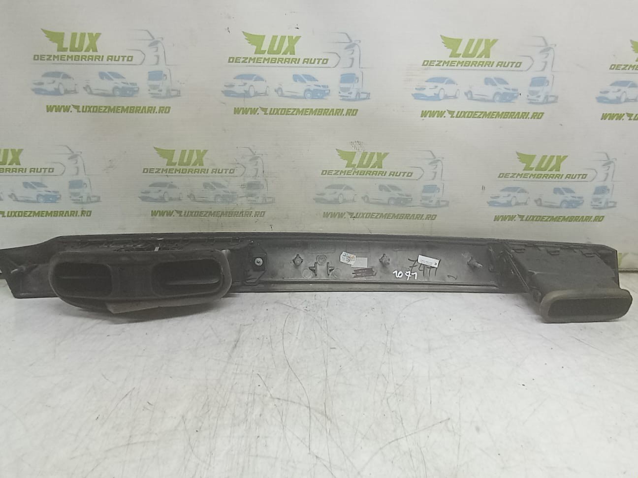 Grila ventilatie bord 14537310 BMW Seria 5 E60/E61 (2003 - 2007)