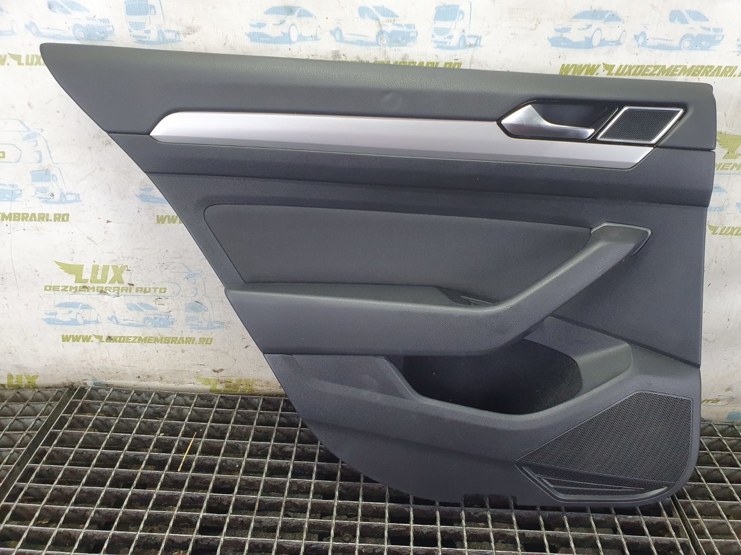 Fata usa stanga spate Volkswagen Passat B8 (2014 - 2020)