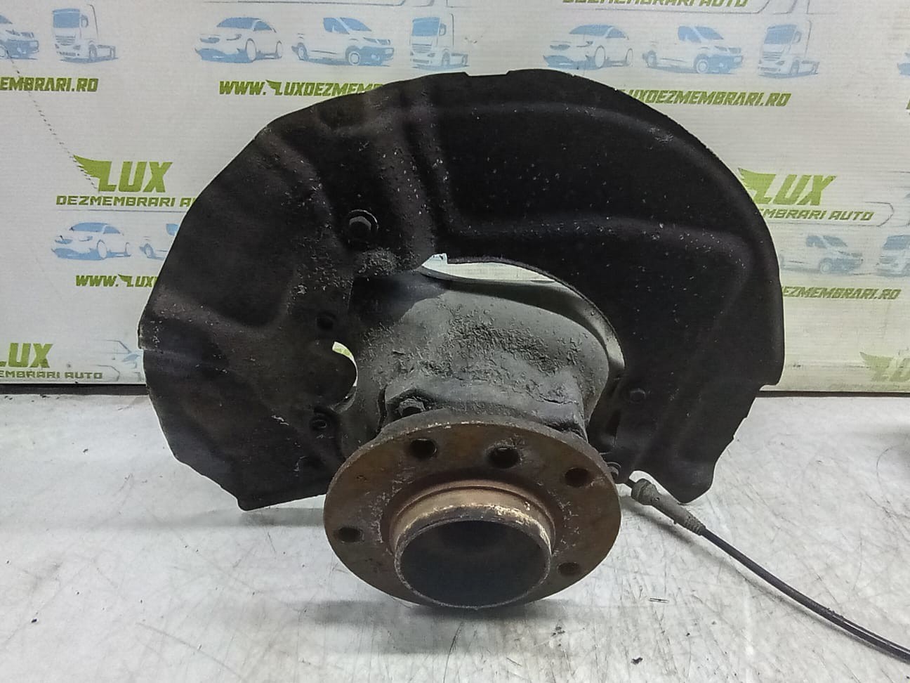 Fuzeta stanga fata 824904000392 BMW Seria 5 E60/E61 (2003 - 2007)