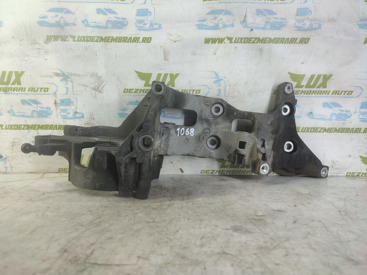 Suport accesorii 04l903143d Volkswagen Passat B8 (2014 - 2020)