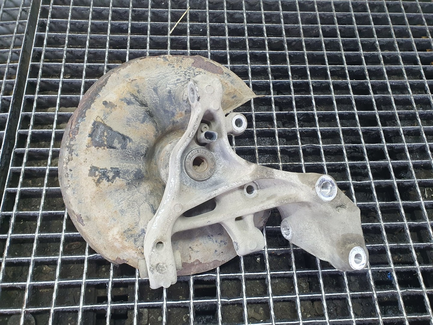 Fuzeta stanga spate 3q0501117a Volkswagen Passat B8 (2014 - 2020)
