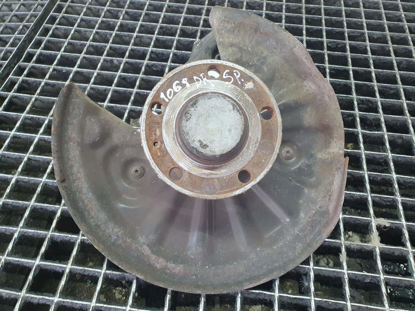 Fuzeta dreapta spate 3q0501117a Volkswagen Passat B8 (2014 - 2020)