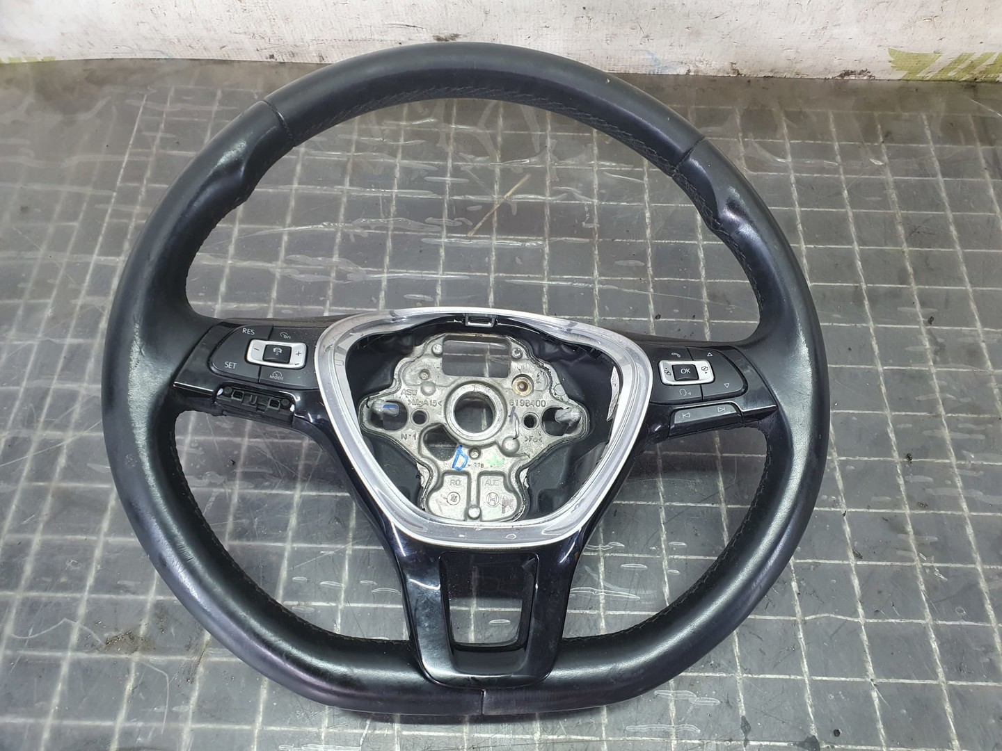Volan in 3 spite cu comenzi 5g0419091dJ Volkswagen Passat B8 (2014 - 2020)