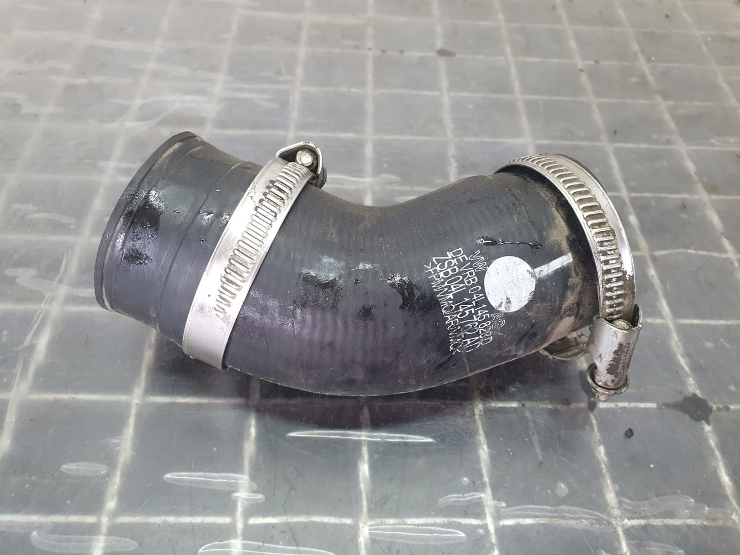 Furtun intercooler 04L145828d Volkswagen Passat B8 (2014 - 2020)