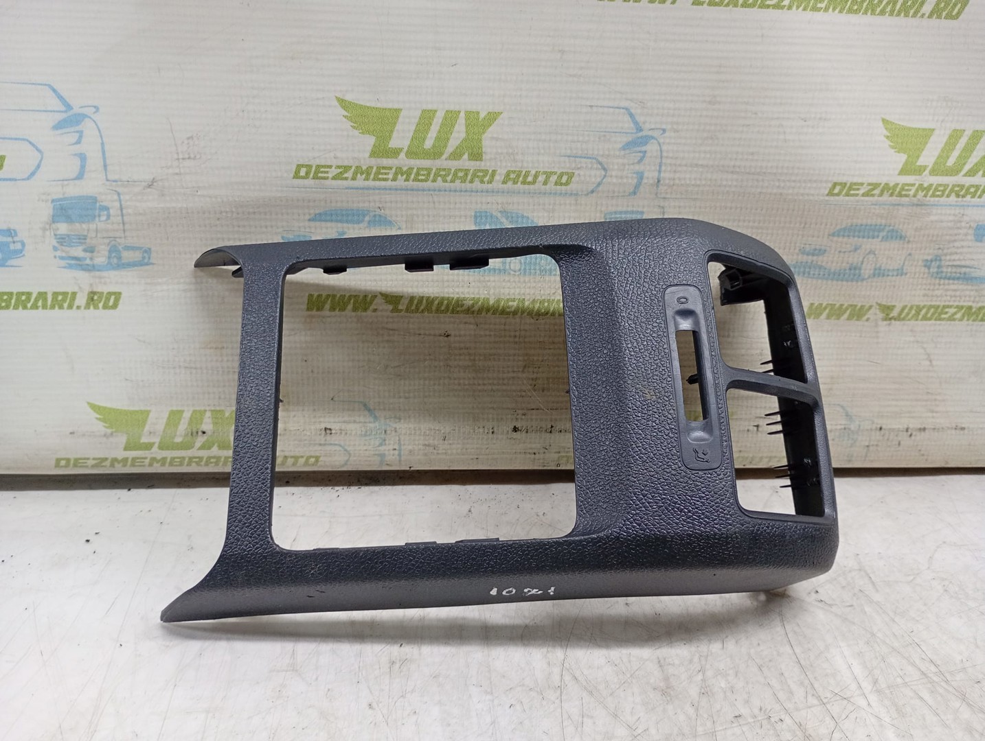 Ornament consola centrala 1k5863289e Volkswagen Golf 6 (2008 - 2015)