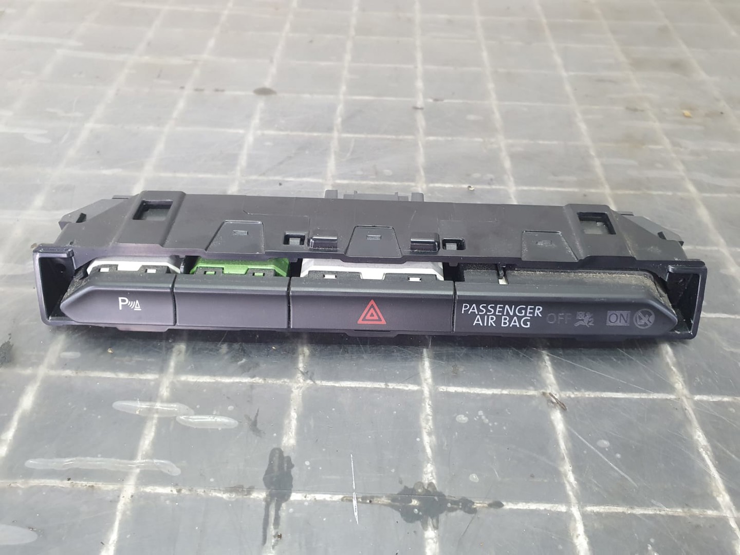 Buton avarii 3g1853770a Volkswagen Passat B8 (2014 - 2020)
